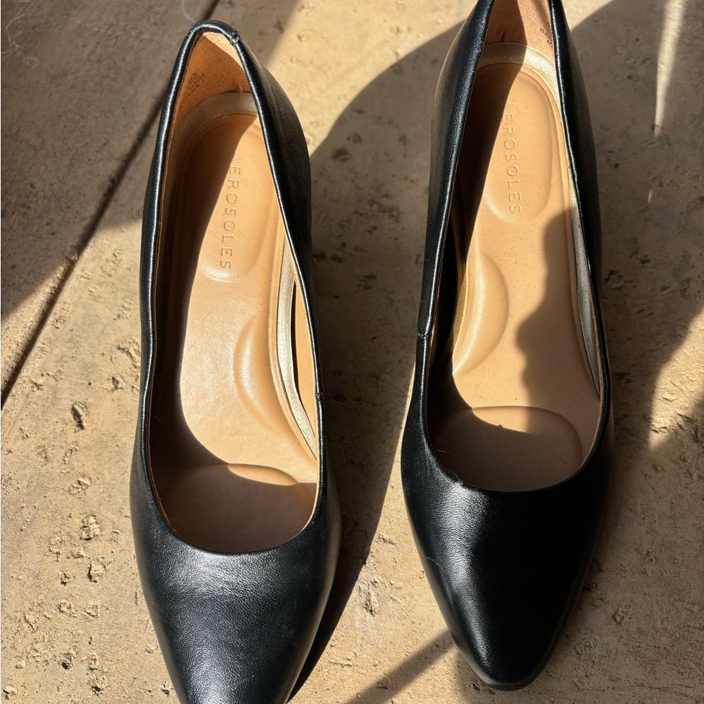 AEROSOLES Classic Black Heels